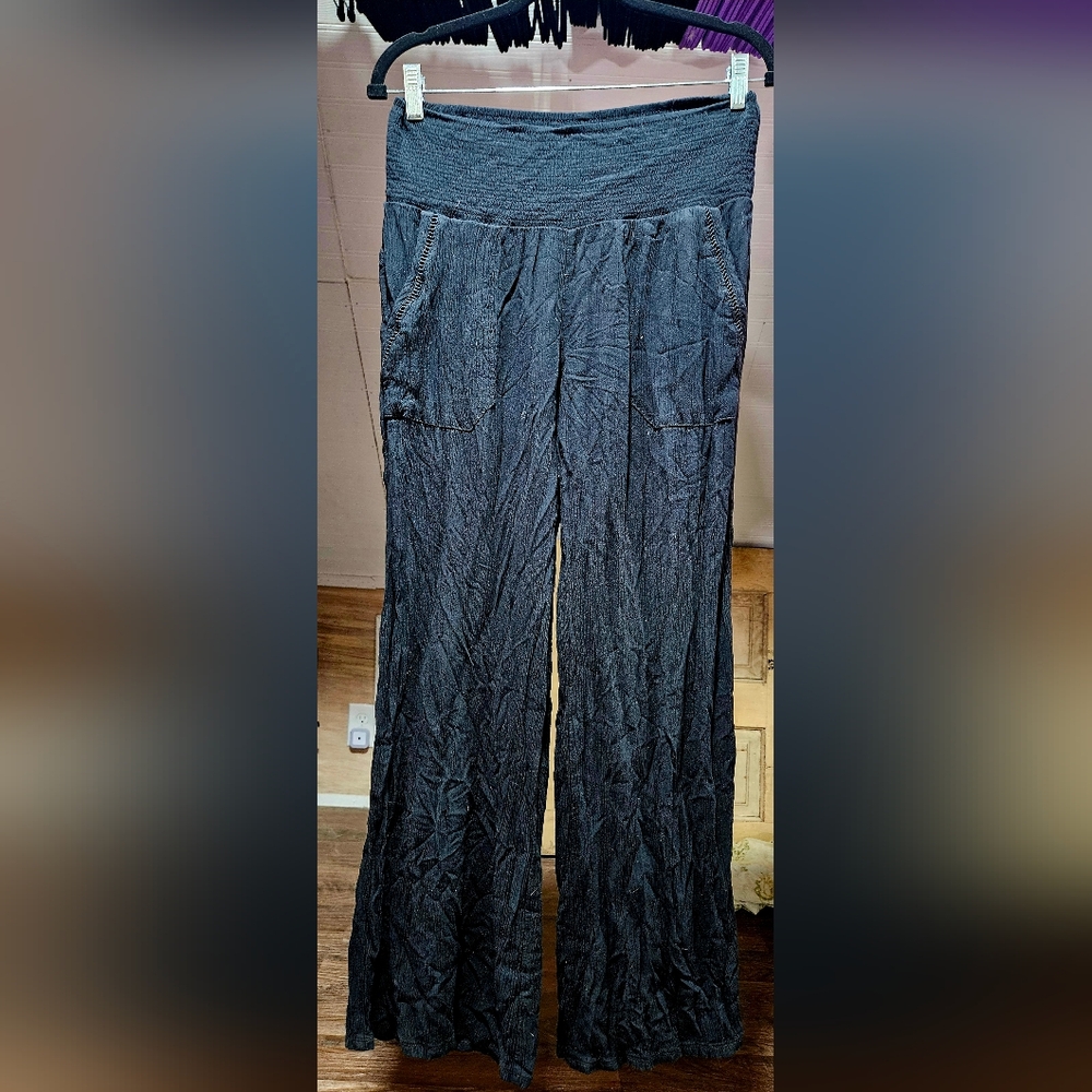 Three Dots Black Wide Leg Pants with Textured Silky Finish